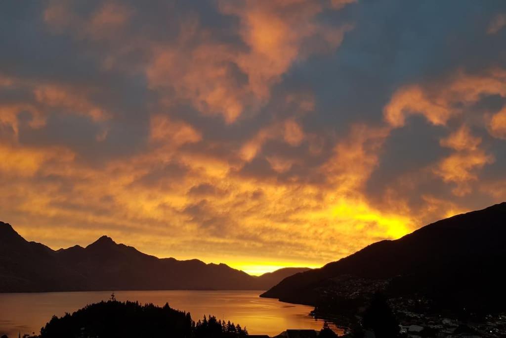 Awesome Studio - Amazing Mountain & Lake Views Квинстаун Экстерьер фото